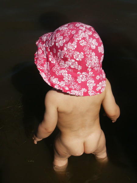 2006 06 11 Ruby in the water