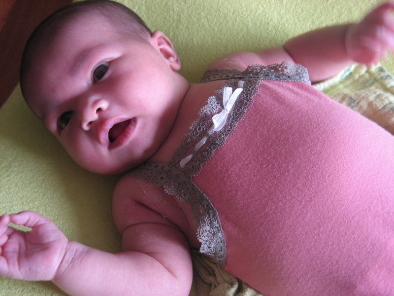 2007 06 15 Harper in her cocoa and peach outfit