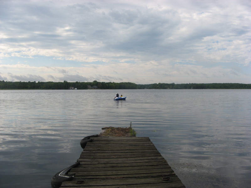 2007 07 19 J and Ruby Boating Off Into the Yonder