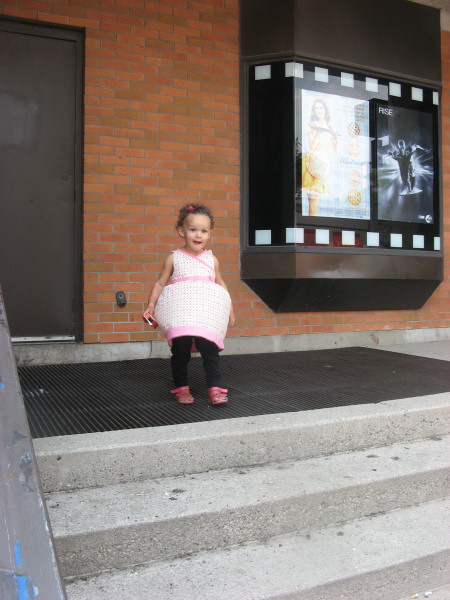 2007 08 03 Ruby Tries Marilyn Monroeing